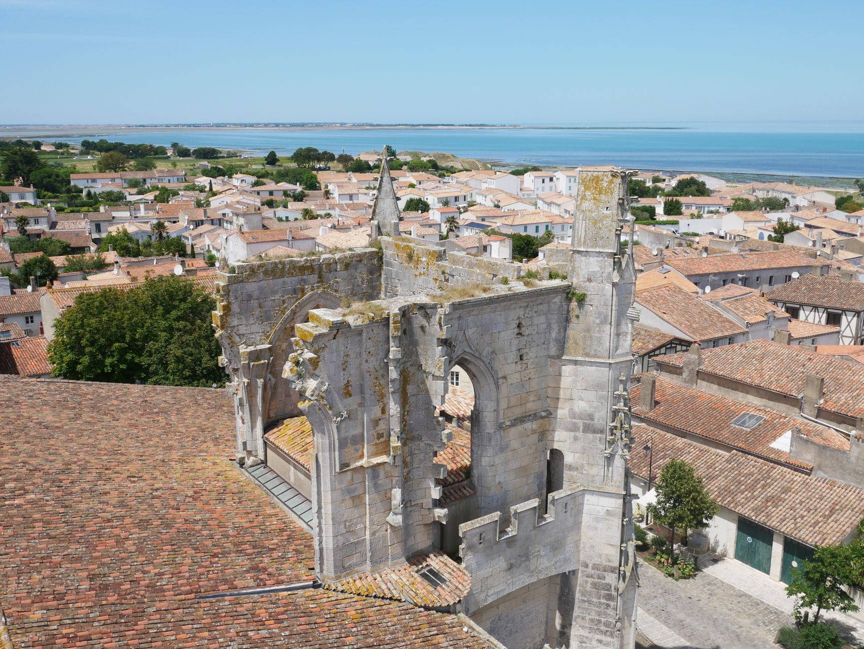 Bâchage de toiture équipe à Saint-Quentin
